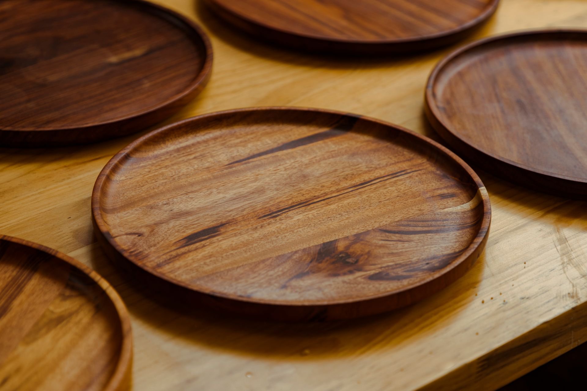 Piezas de Itza Wood, todas creadas en base a madera de la selva guatemalteca