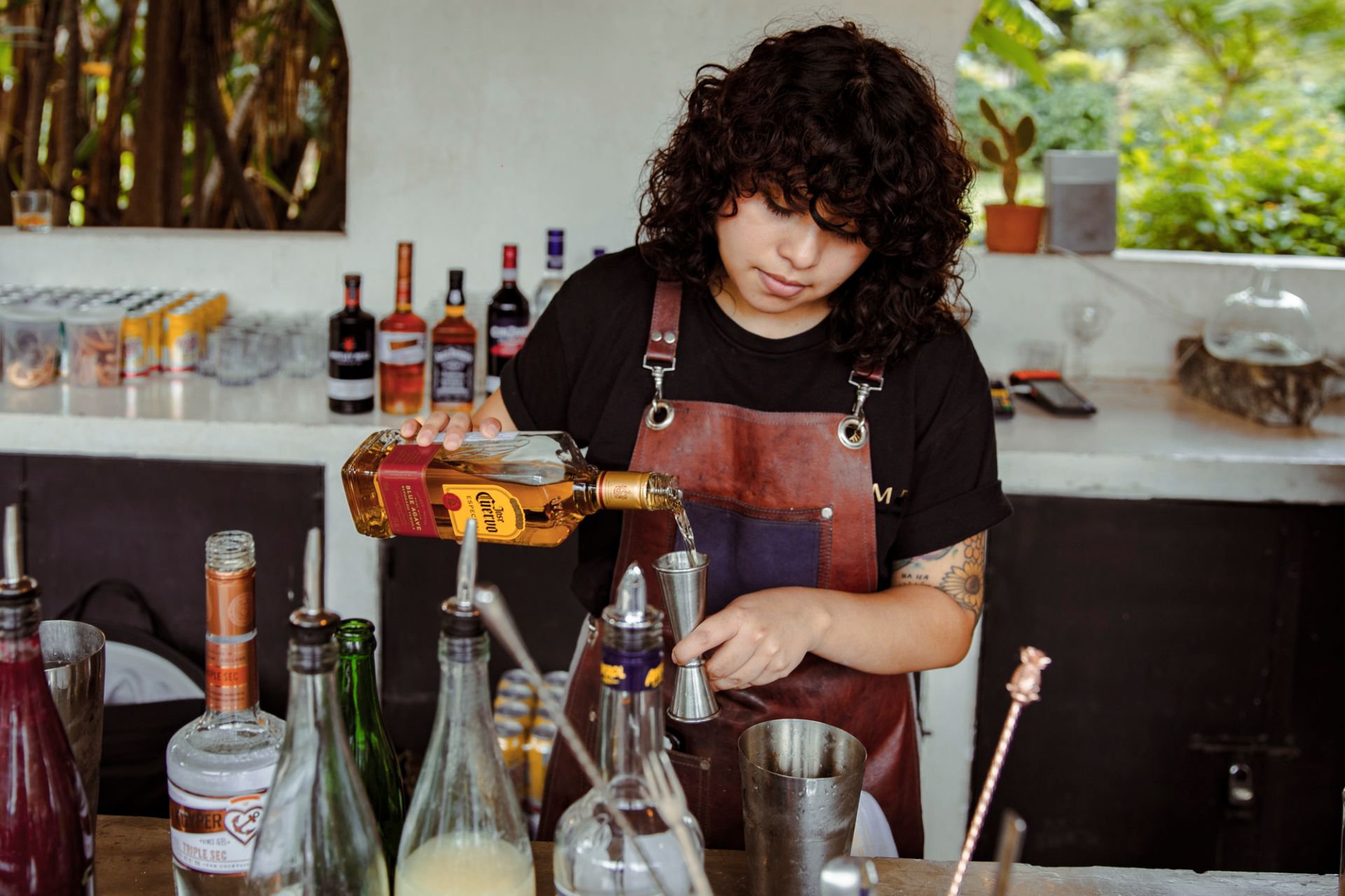 Bartender Melanie Castillo de Cocktail Lobby