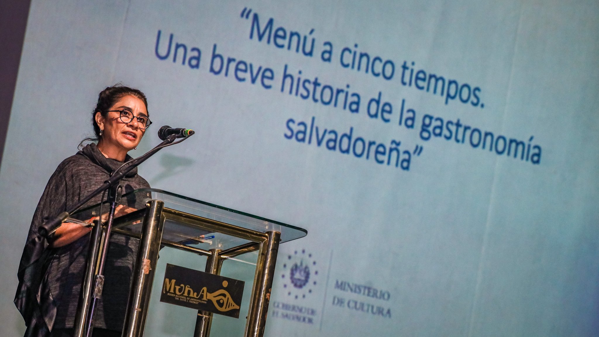 Claudia Moisa del Museo Nacional de Antropología de El Salvador