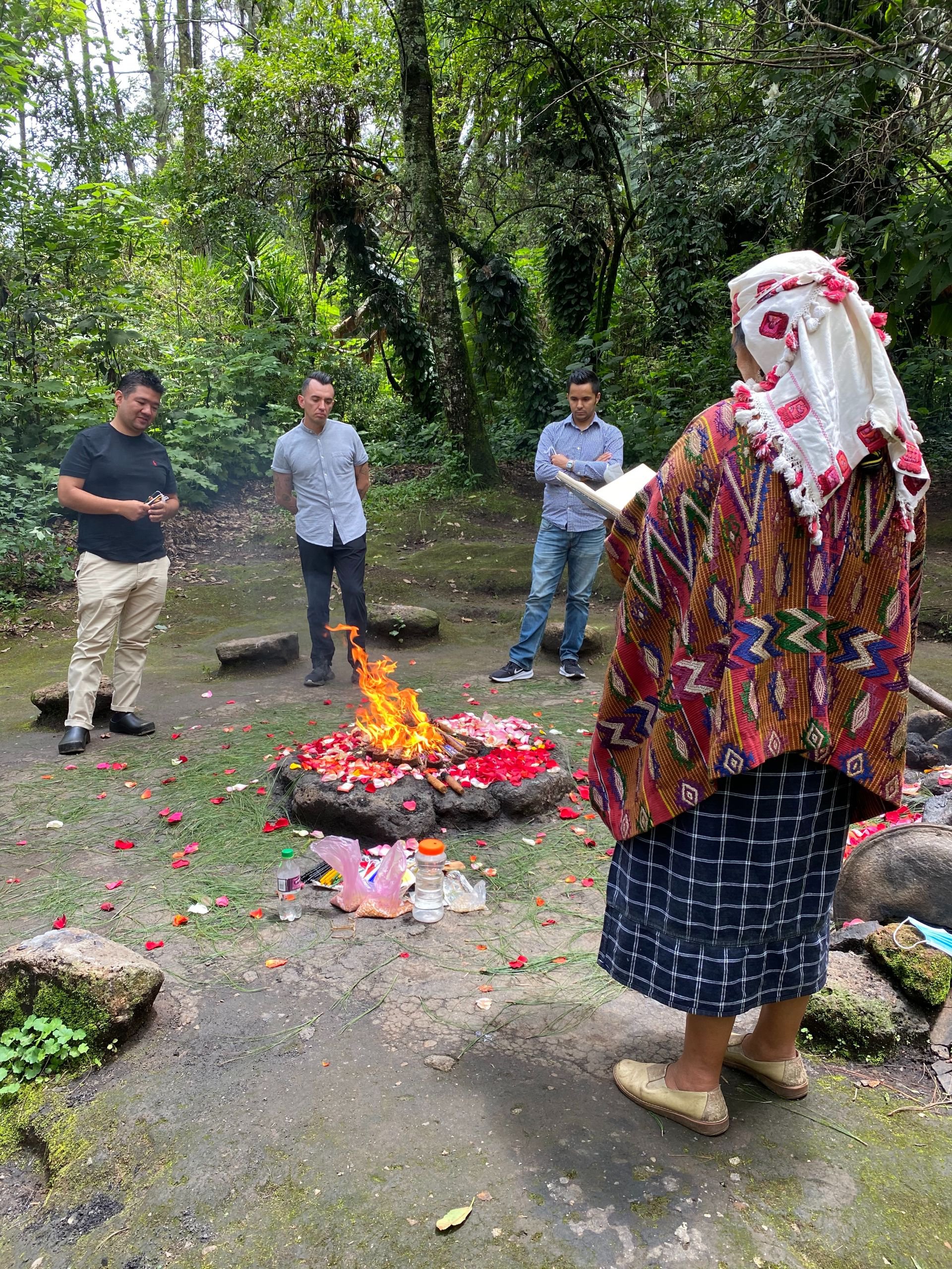 Ceremonia Maya en Tecpán