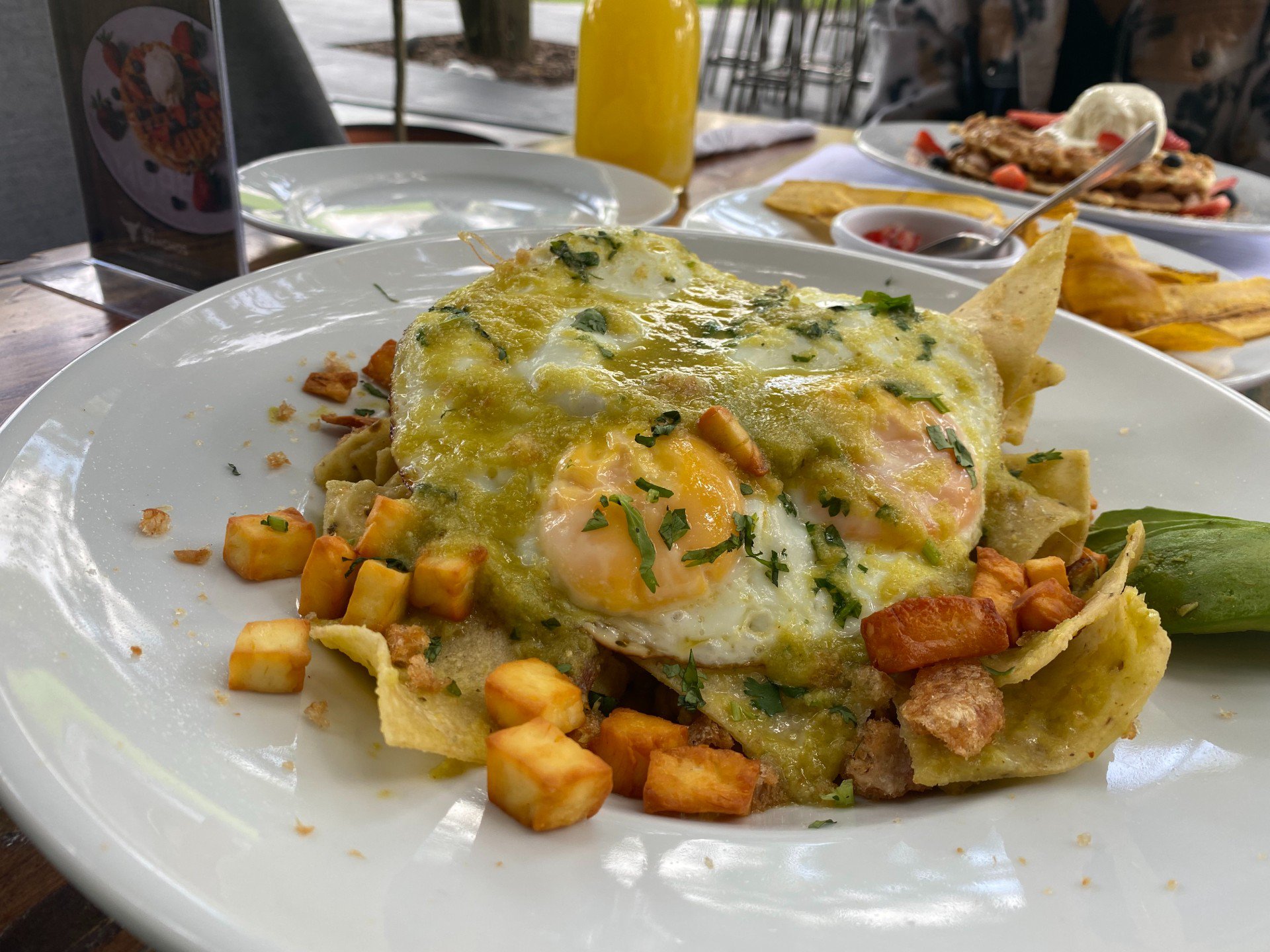 Chilaquiles con Chancho Frito