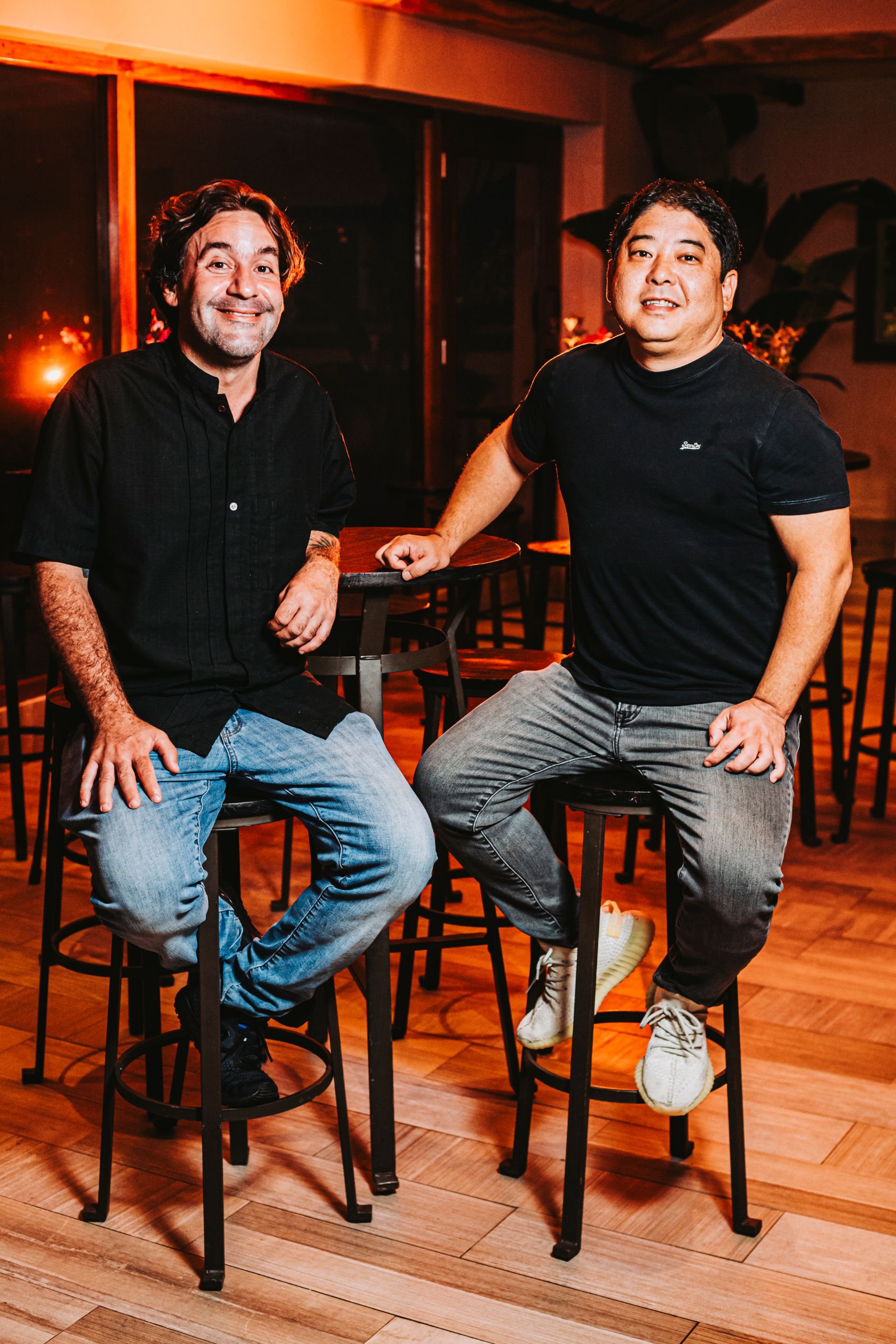 Los chefs Mario Castrellón y Mitsuharu Tsumura