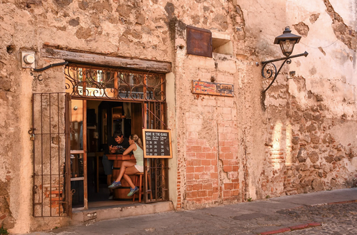 Tabacos_Vinos_Guia_Rockstar_Antigua_Guatemala