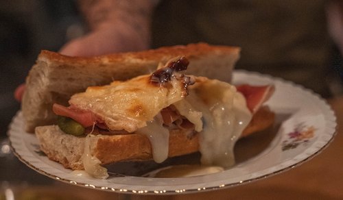 restaurante-la-cabaña-en-antigua-guatemala