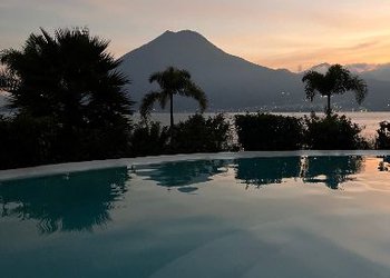 piscinaatardecer_kula_guatemala